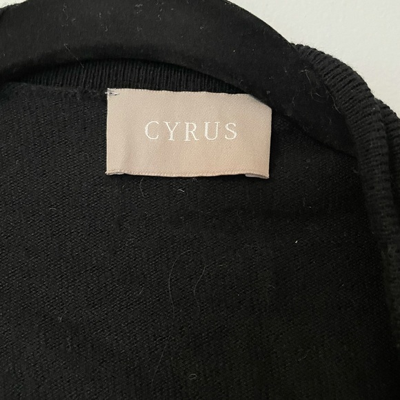 Black short shrug - Picture 3 of 4